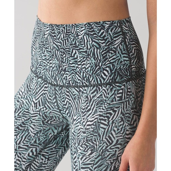Lululemon Hi Rise Wunder Under Pant Dazzle Nulux Patterned Leggings Size 6 - Picture 3 of 13